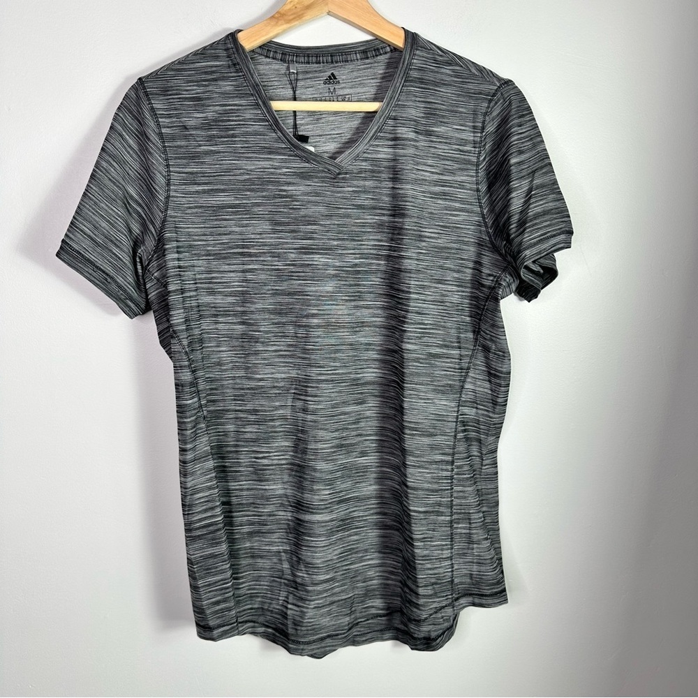 Adidas A373 - Women's Gray Tech Tee Size Medium NWT